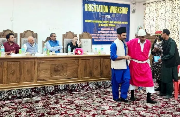 CBC ने सांस्कृतिक मंडलियों और कलाकारों के लिए कार्यक्रम आयोजित किया CBC ने सांस्कृतिक मंडलियों और कलाकारों के लिए कार्यक्रम आयोजित किया