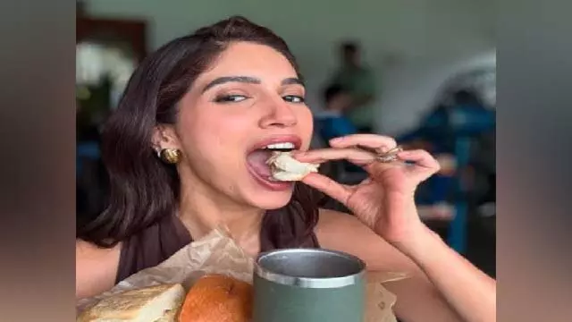 खाने की दीवानी भूमि पेडनेकर के बर्थडे पर जानें उनके फेवरेट डिशेज़ खाने की दीवानी भूमि पेडनेकर के बर्थडे पर जानें उनके फेवरेट डिशेज़