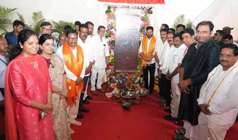 आत्मप्रचार.. सत्तारूढ़ पार्टी कांग्रेस के गुट बेनकाब आत्मप्रचार.. सत्तारूढ़ पार्टी कांग्रेस के गुट बेनकाब