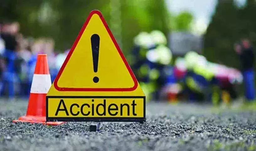 मूसापेट में सड़क पार करते समय क्रेन की चपेट में आने से महिला की मौत मूसापेट में सड़क पार करते समय क्रेन की चपेट में आने से महिला की मौत