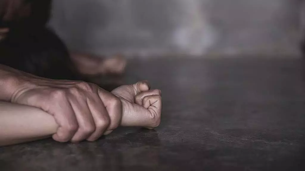उल्वे में बलात्कार और गर्भपात मामले में 30 वर्षीय युवक गिरफ्तार उल्वे में बलात्कार और गर्भपात मामले में 30 वर्षीय युवक गिरफ्तार