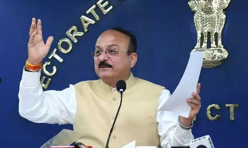 सूद ने AAP पर महंगे फोन के लिए सरकारी धन का दुरुपयोग करने का आरोप लगाया सूद ने AAP पर महंगे फोन के लिए सरकारी धन का दुरुपयोग करने का आरोप लगाया