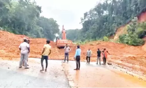 भूस्खलन से यातायात बाधित, संपत्ति को नुकसान, NH-75 अवरुद्ध