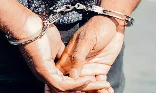 फर्जी गेमिंग निवेश के जरिए Odisha की महिला से 1.56 करोड़ रुपये ठगने के आरोप में दो गिरफ्तार फर्जी गेमिंग निवेश के जरिए Odisha की महिला से 1.56 करोड़ रुपये ठगने के आरोप में दो गिरफ्तार