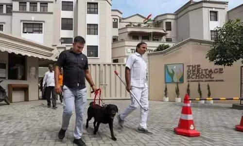 Delhi : उन स्कूलों की पूरी सूची जिन्हें आज बम की धमकी मिली