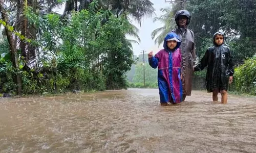 IMD ने जारी किया रेड अलर्ट, कर्नाटक के तटीय जिलों में स्कूल बंद