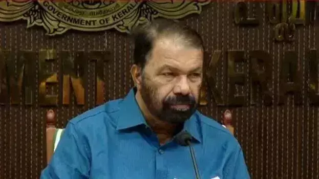 Kerala: मंत्री शिवनकुट्टी का कड़ा रुख: स्कूल प्रशासन को भेजा कारण बताओ नोटिस Kerala: मंत्री शिवनकुट्टी का कड़ा रुख: स्कूल प्रशासन को भेजा कारण बताओ नोटिस