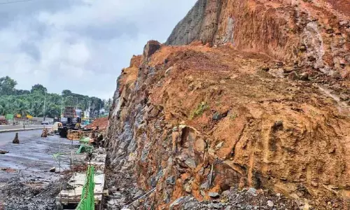 Kerala : वट्टप्पारा में सर्विस रोड के लिए अनुमति दी गई Kerala : वट्टप्पारा में सर्विस रोड के लिए अनुमति दी गई