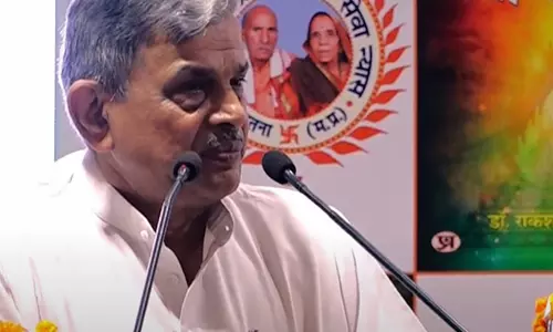 श्रद्धेय, निश्चयी, आक्रामक नहीं: होसबोले on आप्ते