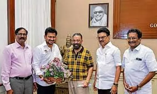 कमल ने भाईचारे के प्यार के लिए थिरुमा को धन्यवाद दिया कमल ने भाईचारे के प्यार के लिए थिरुमा को धन्यवाद दिया