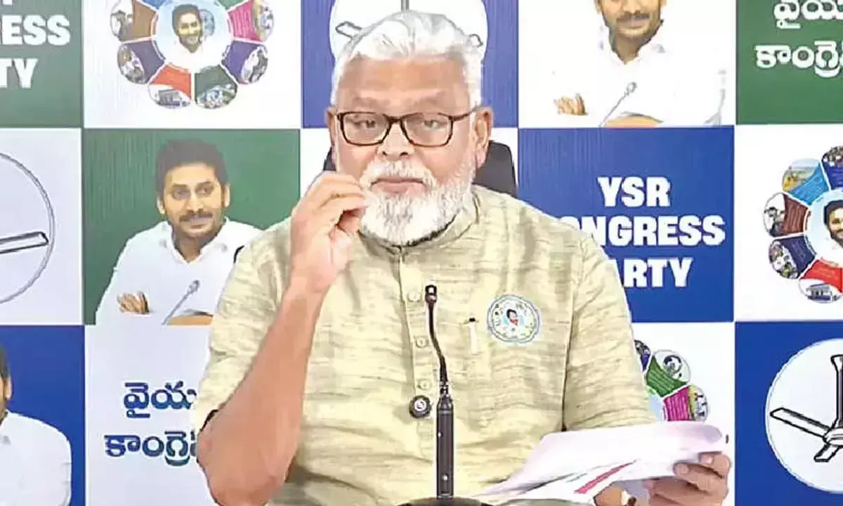 Andhra: पोलावरम पर नायडू में गंभीरता की कमी: अंबाती Andhra: पोलावरम पर नायडू में गंभीरता की कमी: अंबाती