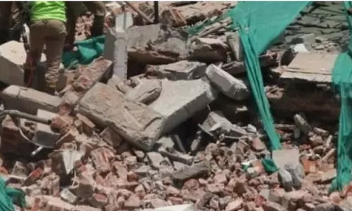 Ranchi: पिस्का में स्कूल की खाली पड़ी इमारत गिरने से 1 की मौत, 2 घायल Ranchi: पिस्का में स्कूल की खाली पड़ी इमारत गिरने से 1 की मौत, 2 घायल