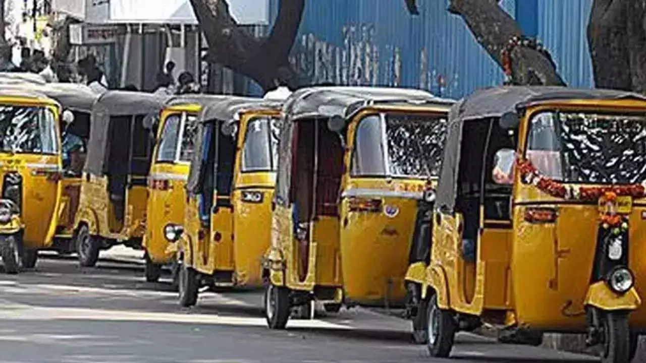 Telangana: शहर में 8,000 से अधिक ऑटो-रिक्शा सड़क पर चलने लायक नहीं