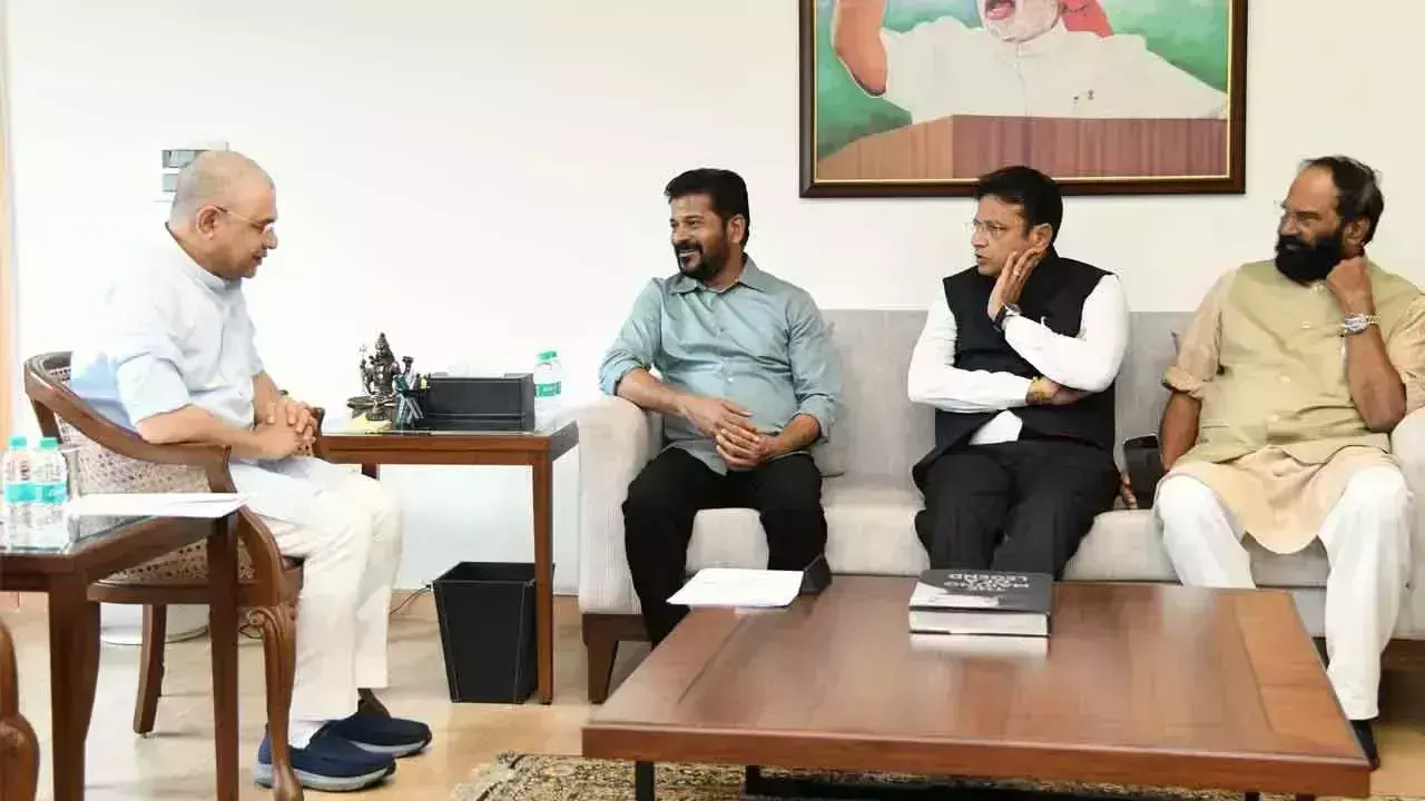 CM ने टीजी में सेमीकंडक्टर इकाइयों के लिए केंद्र से शीघ्र मंजूरी मांगी CM ने टीजी में सेमीकंडक्टर इकाइयों के लिए केंद्र से शीघ्र मंजूरी मांगी