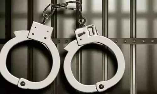 Telangana: चिलकलगुडा में ड्रग्स रखने के आरोप में एक व्यक्ति गिरफ्तार Telangana: चिलकलगुडा में ड्रग्स रखने के आरोप में एक व्यक्ति गिरफ्तार