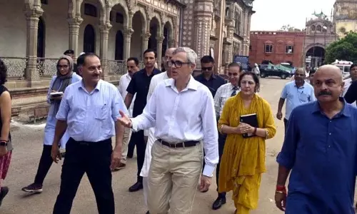 CM ने मुबारक मंडी के जीर्णोद्धार का निरीक्षण किया, इसके विरासतीय आकर्षण को बढ़ाने पर जोर दिया CM ने मुबारक मंडी के जीर्णोद्धार का निरीक्षण किया, इसके विरासतीय आकर्षण को बढ़ाने पर जोर दिया