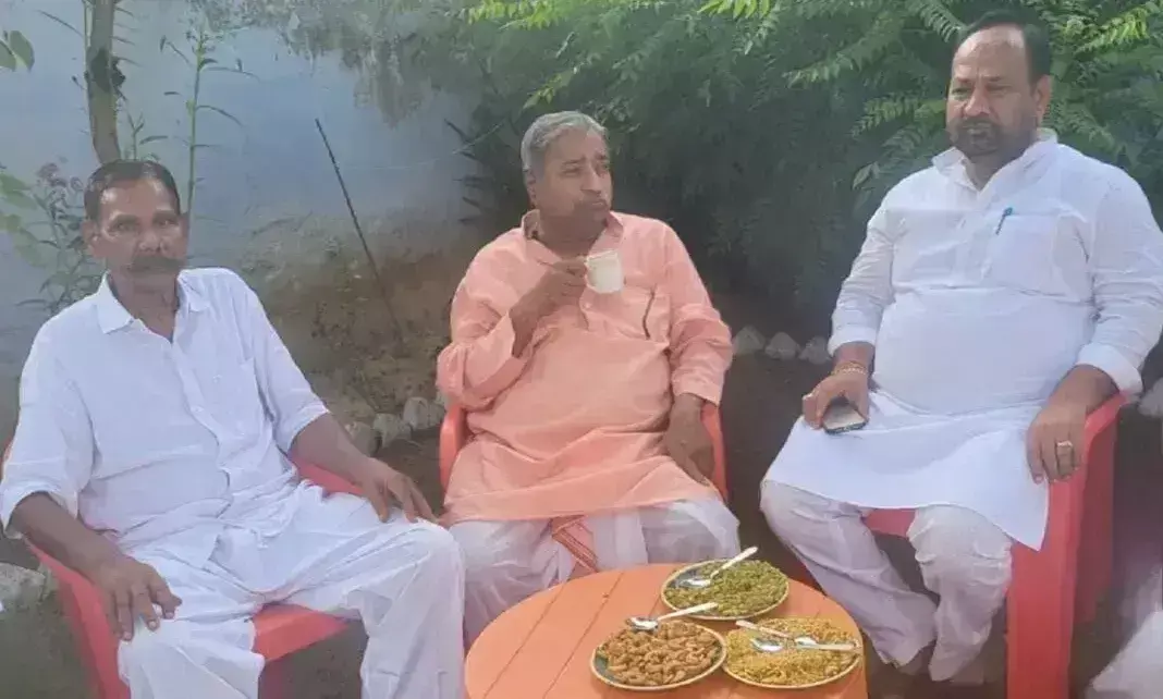 Farrukhabad: विनय कटियार की पूर्व ब्लॉक प्रमुख से मुलाकात