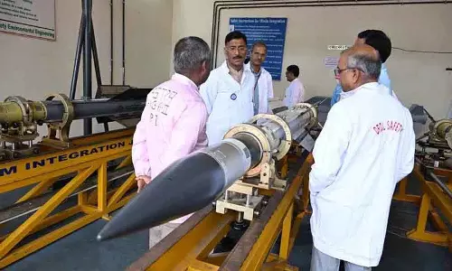 रक्षा राज्य मंत्री ने DRDO हैदराबाद में मिसाइल विकास की समीक्षा की