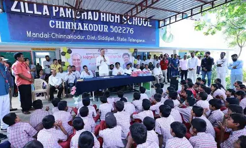 Harish Rao ने सरकारी स्कूलों पर कम ध्यान देने के लिए कांग्रेस की आलोचना की