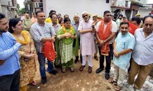MLA शाम लाल शर्मा ने जानीपुर, बरनाई क्षेत्रों का दौरा किया