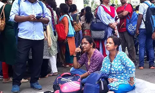 भर्ती भ्रष्टाचार के खिलाफ आवाज उठाने वाले व्हिसलब्लोअर भर्ती भ्रष्टाचार के खिलाफ आवाज उठाने वाले व्हिसलब्लोअर