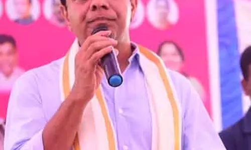 रेवंत रेड्डी ने तेलंगाना के हितों को अपने गुरु चंद्रबाबू के हाथों गिरवी रख दिया: KTR