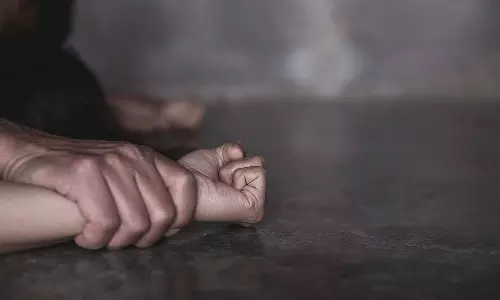 उल्वे में बलात्कार और गर्भपात मामले में 30 वर्षीय युवक गिरफ्तार उल्वे में बलात्कार और गर्भपात मामले में 30 वर्षीय युवक गिरफ्तार