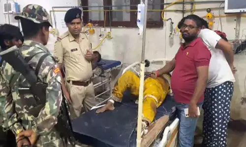 BIG BREAKING: कर्ज के बोझ से दबे एक ही परिवार के 5 लोगों ने खाया जहर, 2 की मौत, 3 गंभीर BIG BREAKING: कर्ज के बोझ से दबे एक ही परिवार के 5 लोगों ने खाया जहर, 2 की मौत, 3 गंभीर