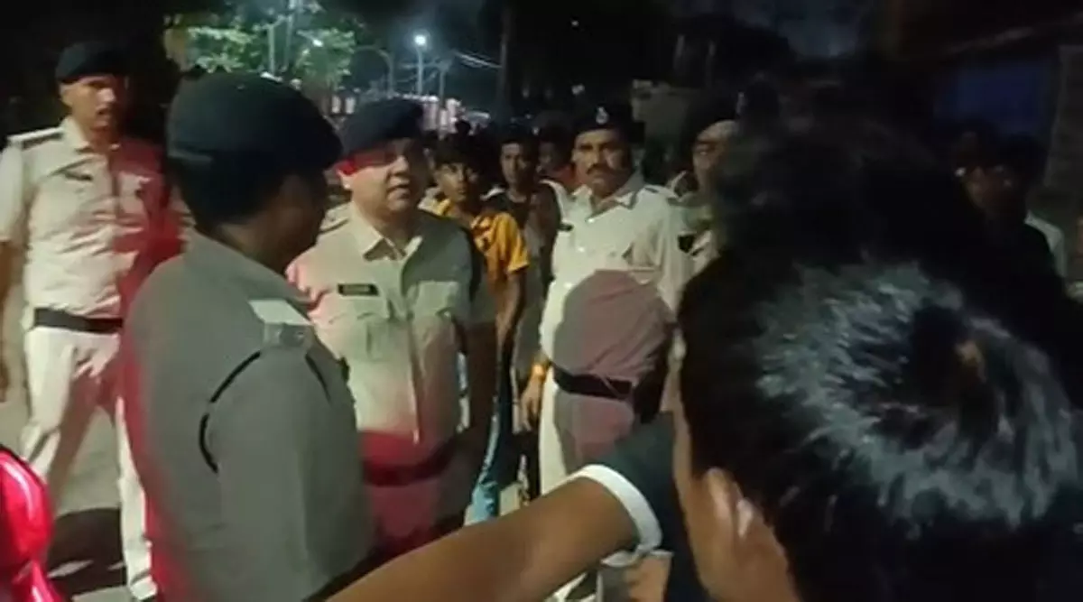 महिला के साथ जबरन विवाद किया फिर मार दी गोली, हालत नाजुक महिला के साथ जबरन विवाद किया फिर मार दी गोली, हालत नाजुक