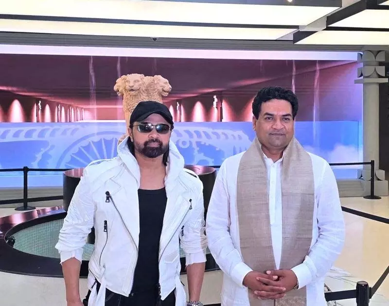 मिश्रा और हिमेश रेशमिया ने आधुनिक विरासत प्रचार अभियान शुरू किया मिश्रा और हिमेश रेशमिया ने आधुनिक विरासत प्रचार अभियान शुरू किया