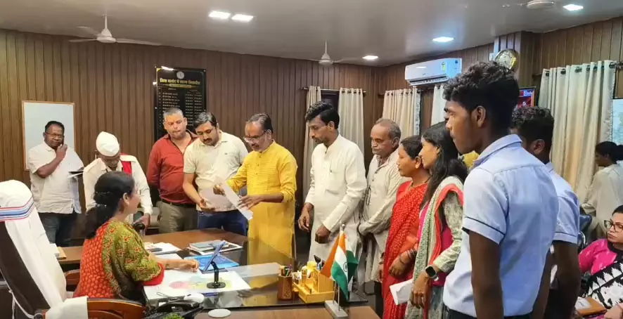 10वीं बोर्ड की पूरक परीक्षा, यूनिफार्म नहीं पहने स्टूडेंट्स एग्जाम देने से रह गए वंचित 10वीं बोर्ड की पूरक परीक्षा, यूनिफार्म नहीं पहने स्टूडेंट्स एग्जाम देने से रह गए वंचित