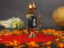 Shani Dosh Upay: शनि दोष से मुक्ति पाने के लिए जानिए सावन के शनिवार को शिवलिंग पर क्या चढ़ाएं Shani Dosh Upay: शनि दोष से मुक्ति पाने के लिए जानिए सावन के शनिवार को शिवलिंग पर क्या चढ़ाएं