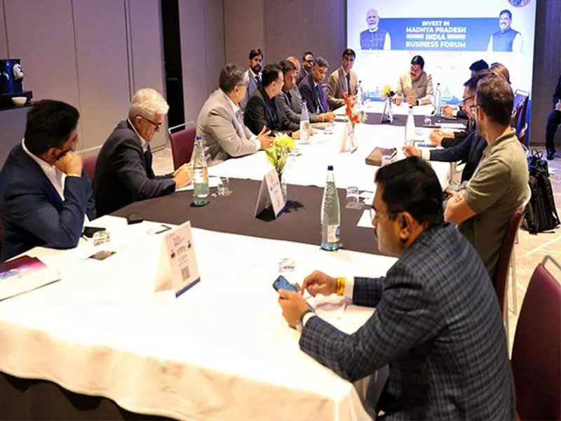 मुख्यमंत्री मोहन यादव ने मध्यप्रदेश ग्लोबल वॉल्व-2025 में टेक्स्टाइल दिग्गजों से की चर्चा मुख्यमंत्री मोहन यादव ने मध्यप्रदेश ग्लोबल वॉल्व-2025 में टेक्स्टाइल दिग्गजों से की चर्चा