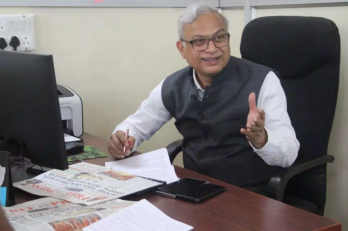 यातायात, प्रदूषण और जल इंदौर की प्रमुख चुनौतियाँ: अतिथि संपादक यातायात, प्रदूषण और जल इंदौर की प्रमुख चुनौतियाँ: अतिथि संपादक