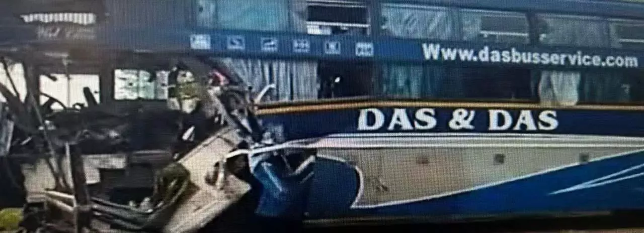 Odisha : बालासोर में यात्री बस और ट्रक के बीच टक्कर, 30 घायल, 9 की हालत गंभीर Odisha : बालासोर में यात्री बस और ट्रक के बीच टक्कर, 30 घायल, 9 की हालत गंभीर