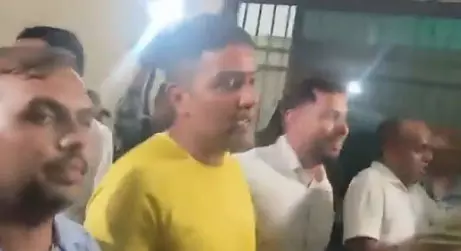अनवर के होटल में गिनती के बाद चैतन्य के पास पहुँचता था पैसा, 1 हजार करोड़ की काली कमाई का राज अनवर के होटल में गिनती के बाद चैतन्य के पास पहुँचता था पैसा, 1 हजार करोड़ की काली कमाई का राज