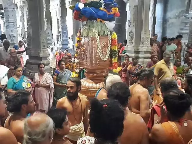 Tamil Nadu : अय्यारप्पार मंदिर में आदिपुरा महोत्सव का ध्वजारोहण Tamil Nadu : अय्यारप्पार मंदिर में आदिपुरा महोत्सव का ध्वजारोहण