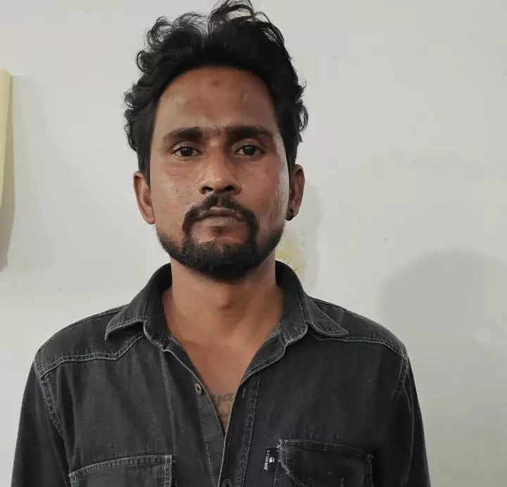 सरस्वती नगर में नशीली टेबलेट के साथ तस्कर गिरफ्तार सरस्वती नगर में नशीली टेबलेट के साथ तस्कर गिरफ्तार