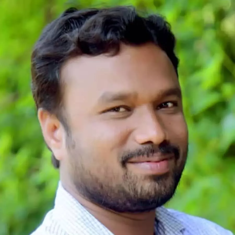 ₹18 लाख का कर्ज: तुंगभद्रा बायीं तट नहर में कूदकर युवक ने की आत्महत्या ₹18 लाख का कर्ज: तुंगभद्रा बायीं तट नहर में कूदकर युवक ने की आत्महत्या