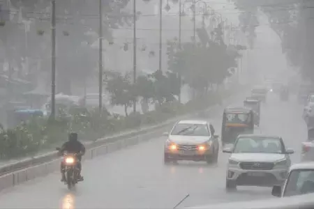 रायपुर में हो रही बारिश, बलरामपुर में रिकॉर्ड टूटा रायपुर में हो रही बारिश, बलरामपुर में रिकॉर्ड टूटा