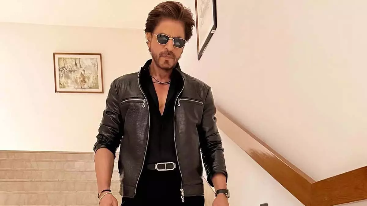 शाहरुख खान King के सेट पर एक्शन सीक्वेंस करते हुए घायल हो गए शाहरुख खान King के सेट पर एक्शन सीक्वेंस करते हुए घायल हो गए