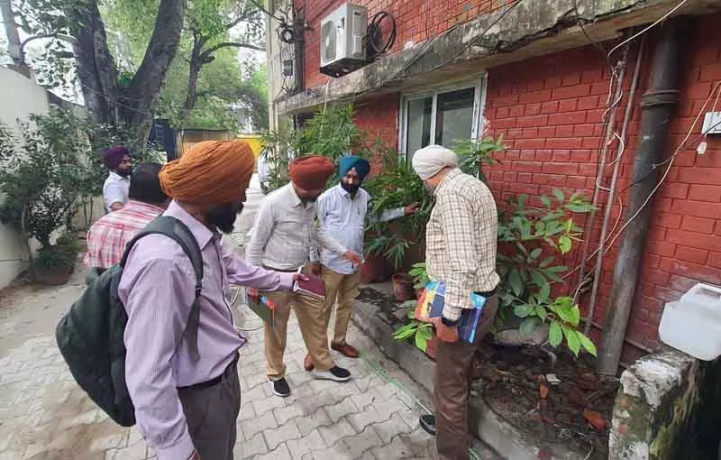Ludhiana: निरीक्षण के दौरान 10 पुलिस थानों में डेंगू का लार्वा मिला Ludhiana: निरीक्षण के दौरान 10 पुलिस थानों में डेंगू का लार्वा मिला