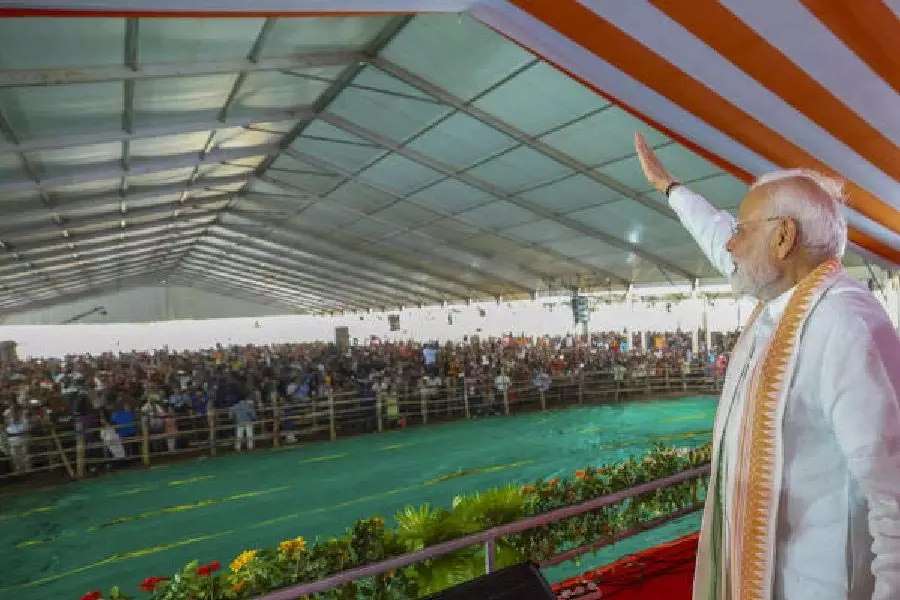 नरेंद्र मोदी ने ममता बनर्जी के नेतृत्व वाली TMC सरकार पर घुसपैठ को बढ़ावा देने का आरोप लगाया नरेंद्र मोदी ने ममता बनर्जी के नेतृत्व वाली TMC सरकार पर घुसपैठ को बढ़ावा देने का आरोप लगाया