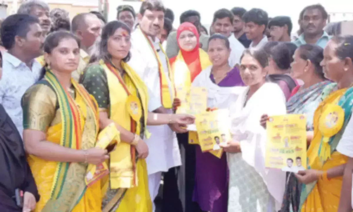 Andhra: ‘नायडू राज्य को विकास के पथ पर अग्रसर कर रहे हैं’ Andhra: ‘नायडू राज्य को विकास के पथ पर अग्रसर कर रहे हैं’