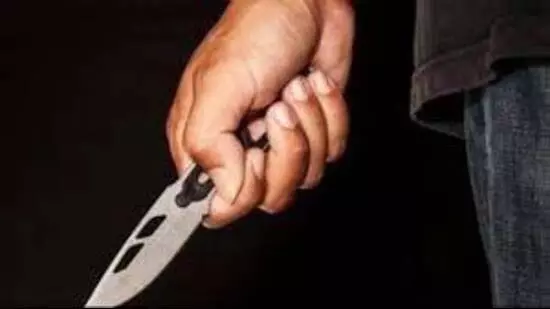 Chandigarh : सेक्टर 49 में तीन युवकों ने 16 साल के लड़के को चाकू मारा Chandigarh : सेक्टर 49 में तीन युवकों ने 16 साल के लड़के को चाकू मारा