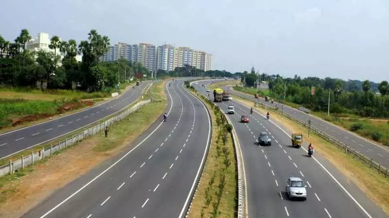 Baliya: 56 किमी बलिया-मऊ सड़क फोरलेन में तब्दील होगी Baliya: 56 किमी बलिया-मऊ सड़क फोरलेन में तब्दील होगी
