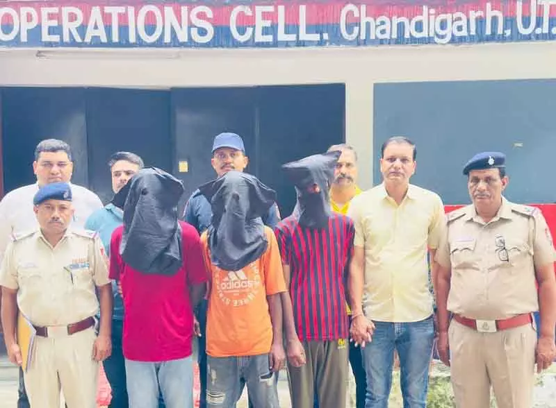 Chandigarh: तीन वाहन चोर पुलिस के शिकंजे में Chandigarh: तीन वाहन चोर पुलिस के शिकंजे में