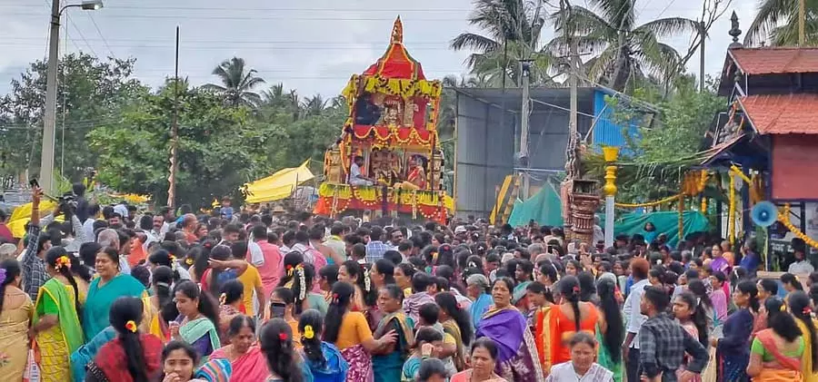 Channarayapatna : अन्नपूनेश्वरी देवी रथ महोत्सव भव्यता के साथ मनाया गया Channarayapatna : अन्नपूनेश्वरी देवी रथ महोत्सव भव्यता के साथ मनाया गया