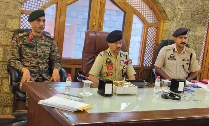 DGP ने आगामी कार्यक्रमों, त्योहारों से पहले डोडा में सुरक्षा व्यवस्था की समीक्षा की DGP ने आगामी कार्यक्रमों, त्योहारों से पहले डोडा में सुरक्षा व्यवस्था की समीक्षा की