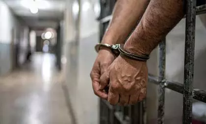Delhi : पुलिस ने अंतरराज्यीय चोर को पकड़ा, चोरी के सोने के आभूषण जब्त Delhi : पुलिस ने अंतरराज्यीय चोर को पकड़ा, चोरी के सोने के आभूषण जब्त